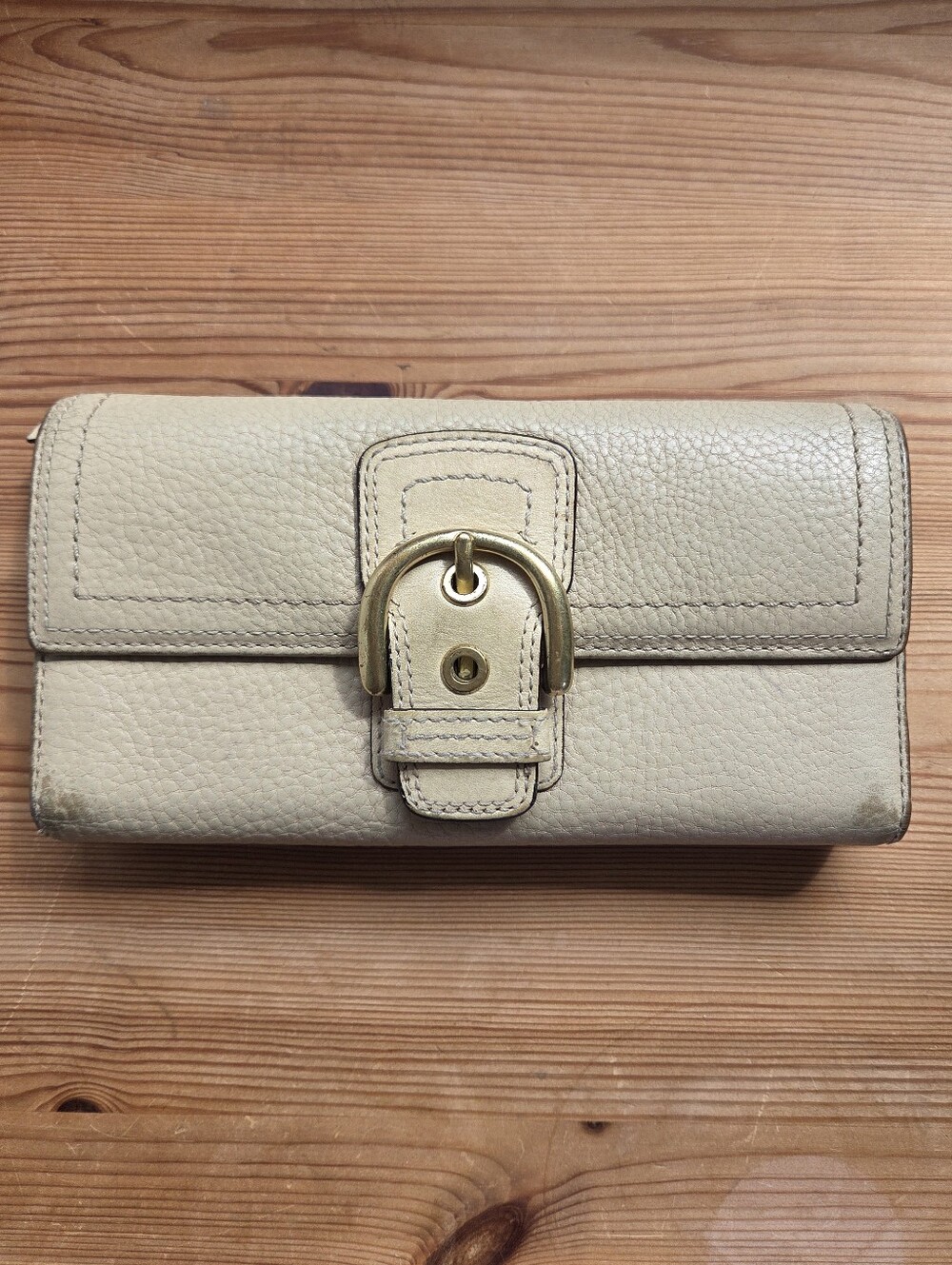 Coach 2000s soho brass wallet in tan/cream leather
